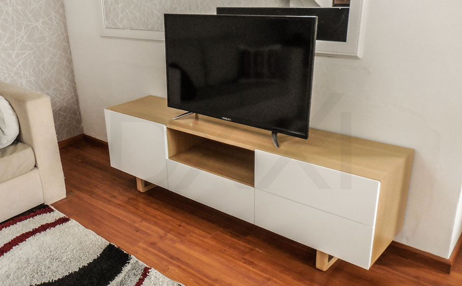 Mueble para TV de madera escandinavo modelo Guemes