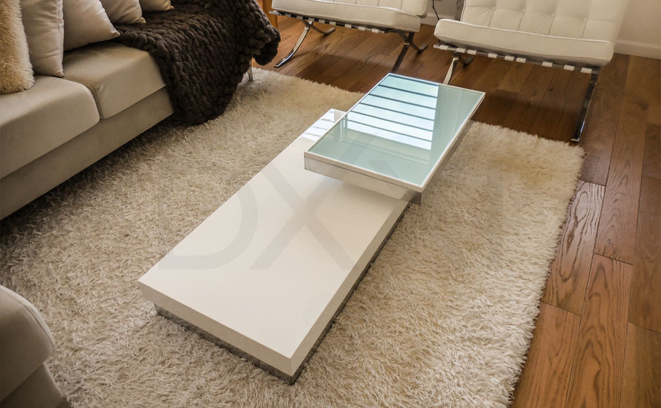 Mesa ratona laqueada con vidrio modelo Mies. DXXI - Fábrica de muebles a medida