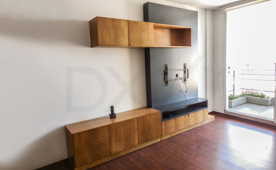 Mueble para TV modelo Jenga. MDF laqueado y madera enchapada. DXXI Fábrica de muebles contemporáneos.
