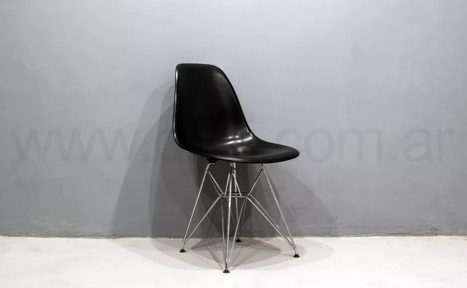 Silla Eames. Base metálica