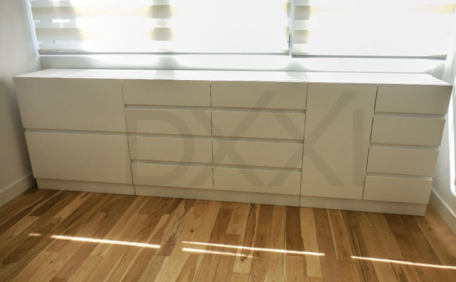 Comoda cajonera laqueada Lumiere Compuesta fabricada por DXXI