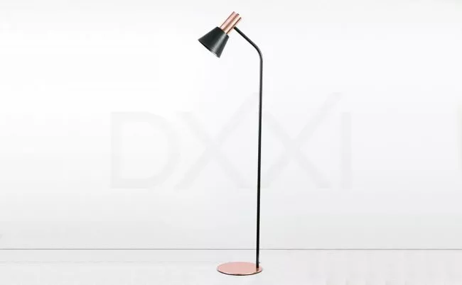 Lampara de pie modelo Milano, hierro pintado y bronce.