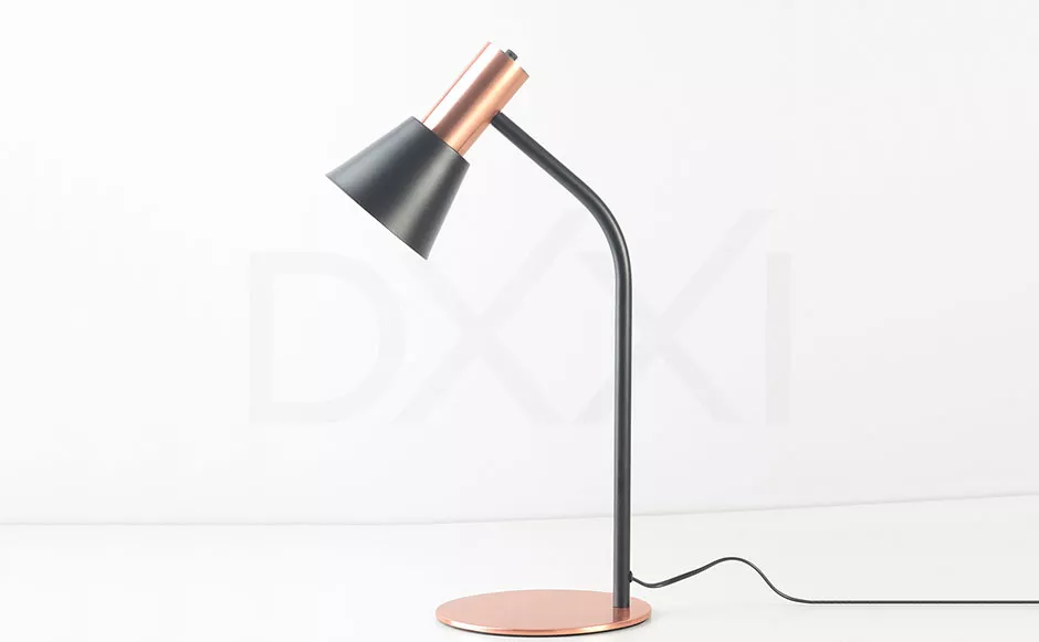 Lampara de mesa velador modelo Milano, hierro pintado y bronce.