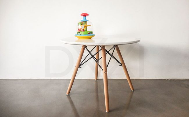 Mesa Eames Kids blanca, DXXI iportador