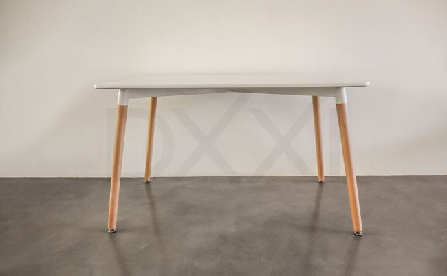 Mesa de comedor Eames rectangular laqueado