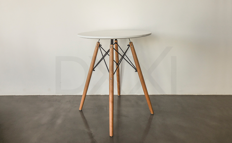 Mesa de comedor lunar redonda de madera maciza DXXI Fábrica muebles