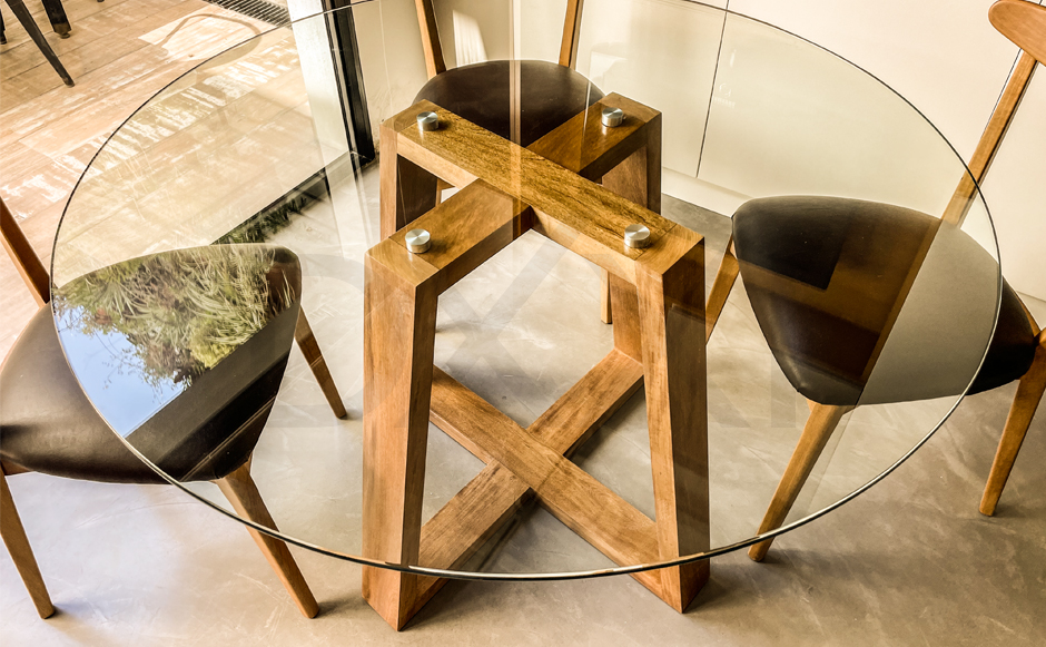 Mesa de comedor lunar redonda de madera maciza DXXI Fábrica muebles
