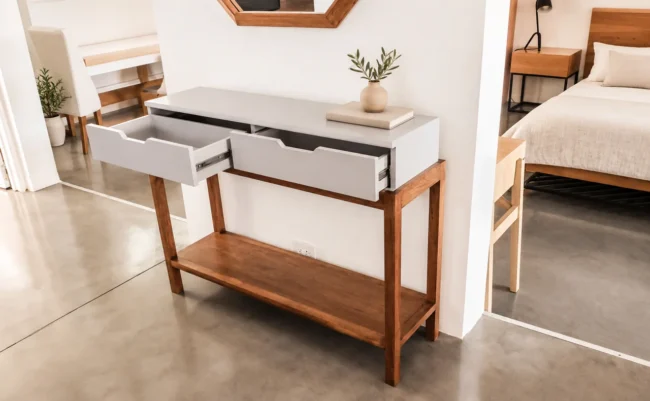 Mesa dresuar Martini — toma 2 — con complementos